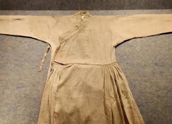 宋朝以前没棉花，古人穿纸衣、盖纸被，为何照样不受冻？眼下三月，北方不少地方夜