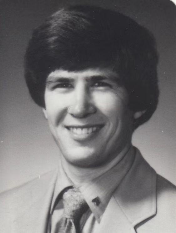 “站住！”2006年，美国一男子刚刚越狱，突然在大街上被警察叫住，可他跟警察攀谈