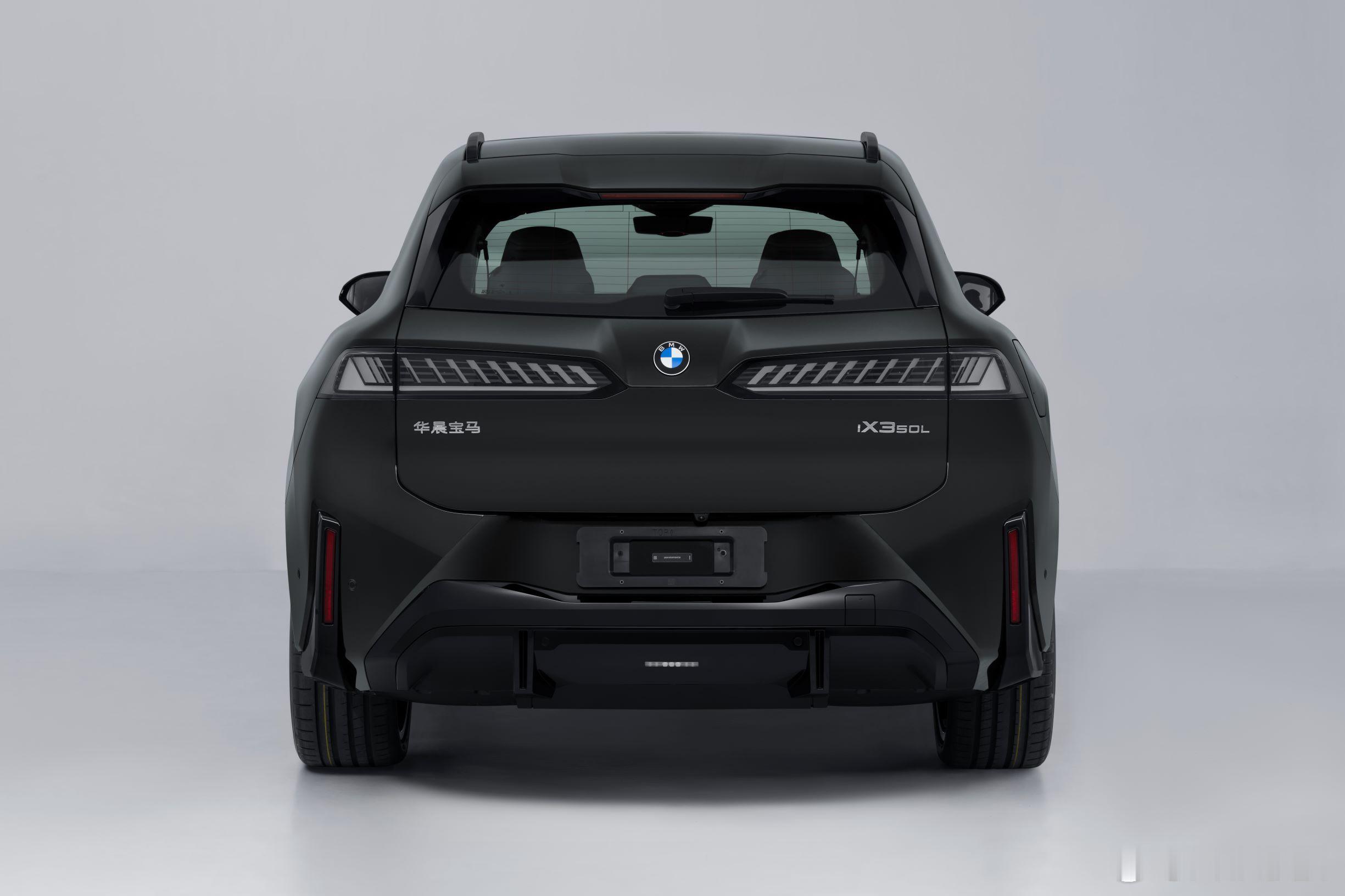 新公告里的宝马iX350L，116+235千瓦的双电机大电池车。NeueKl