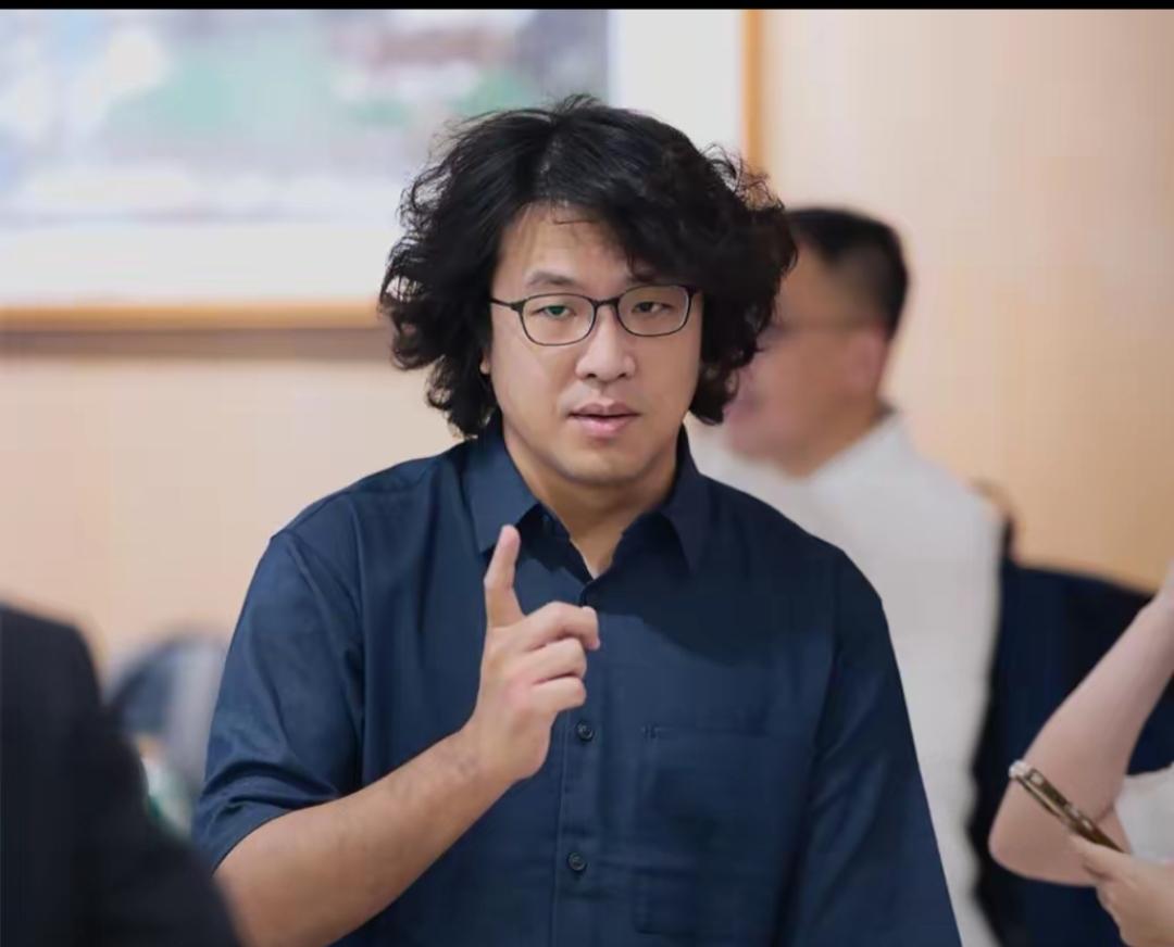 沈伯洋，男，43岁，台湾省台北市人，2024年10月14日，他被国台办纳入“台独