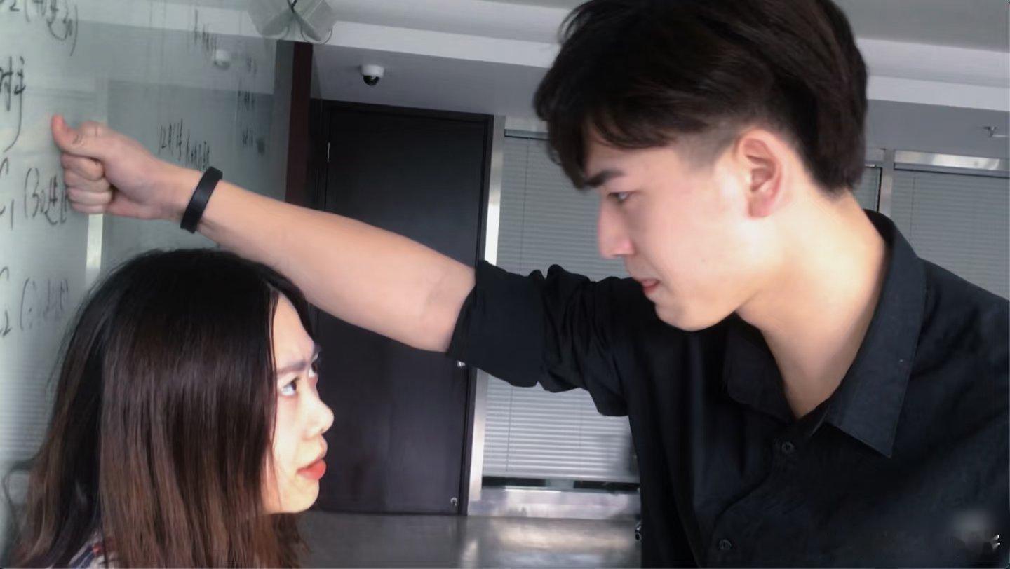我当年面过张凌赫刷到这组图，才知道有人当年还面过张凌赫呢看着他从之前的模