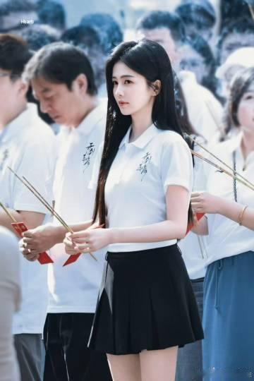 白鹿开到荼蘼王韵娜开机照白鹿状态超好开机大吉崭新角色如约而至，白鹿状态亮眼，期
