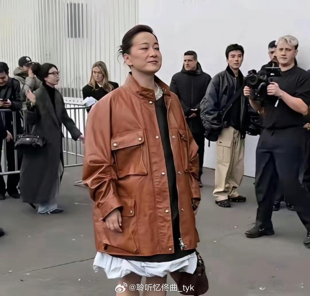 唉，贾玲的衰老真是一瞬间的事​