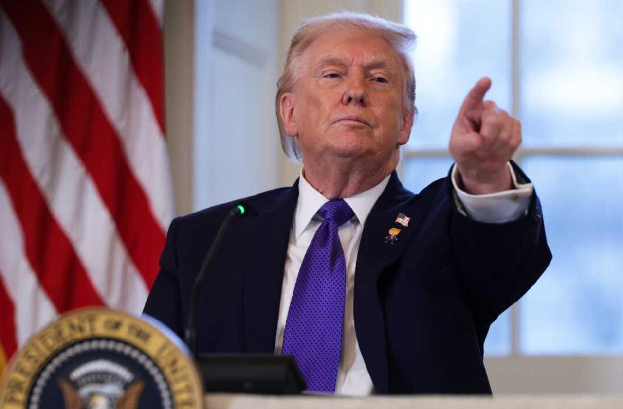 特朗普不装了！他最新发的威胁帖子，上面公然写着“摧毁了伊朗的一些目标”、“这是