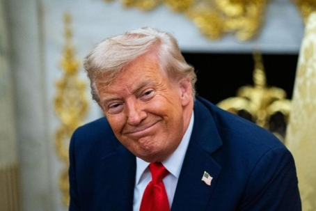 当着全球的面，川普突然向中方喊出一句话，美国不管左翼还是右翼全破防了据外媒报