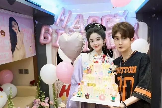 古力娜扎经纪人宣布单飞了娜扎经纪人李登科这两年凭借颜值出圈，人气越来越高，如今