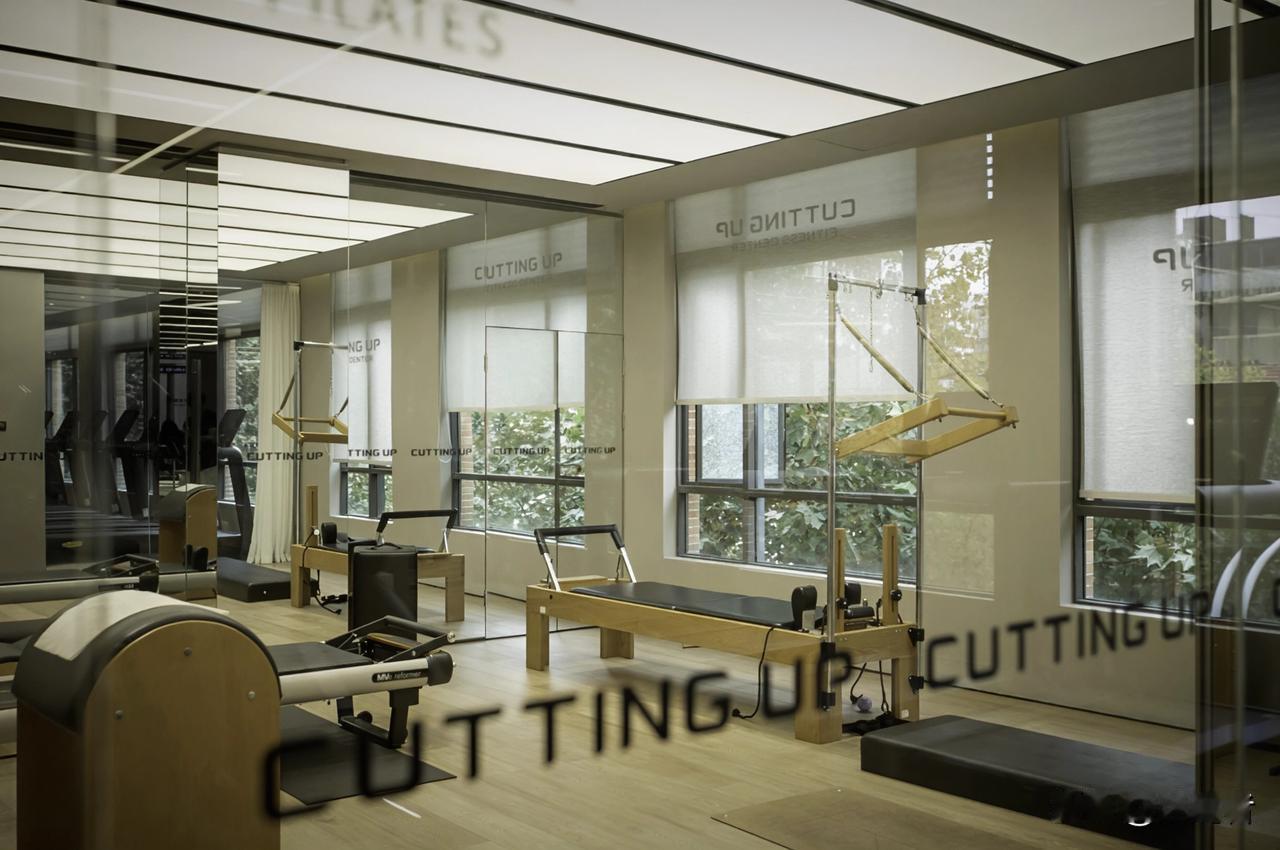 我花了很长时间才明白一件事：没有捷径，也没有救赎。只有日复一日的自我建设和打磨。