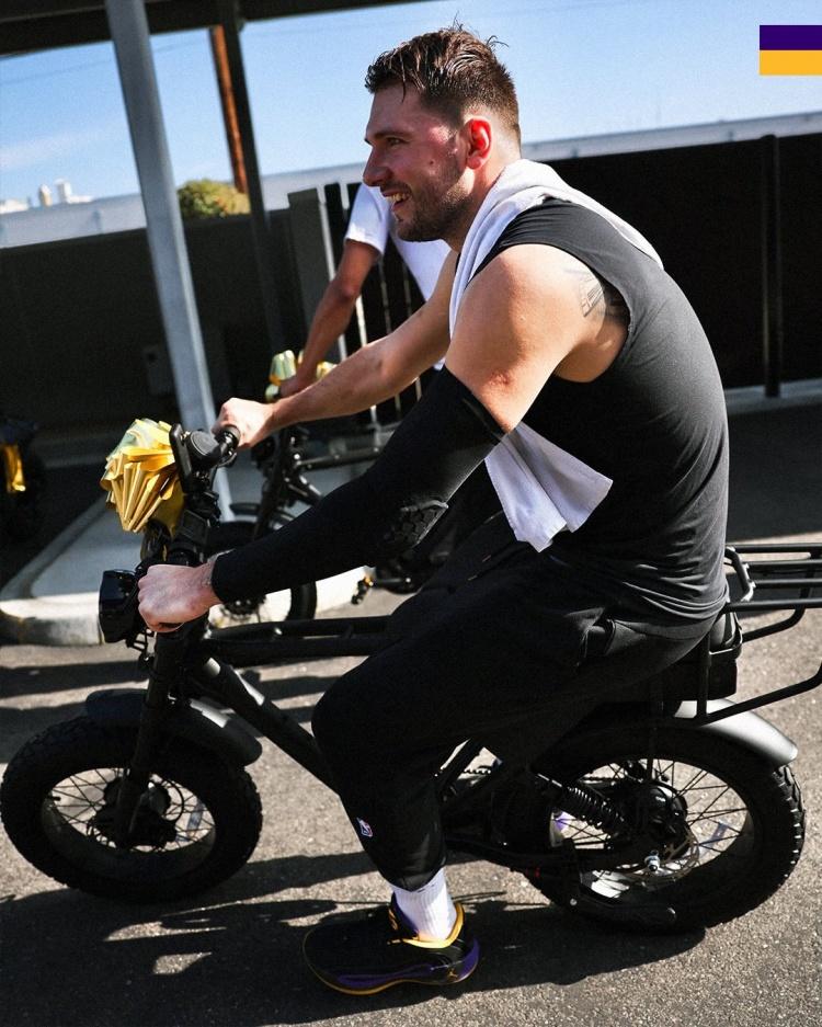 东契奇大手笔，送湖人全队40万美元礼物！给湖人全队，包括球员、教练组、工作人