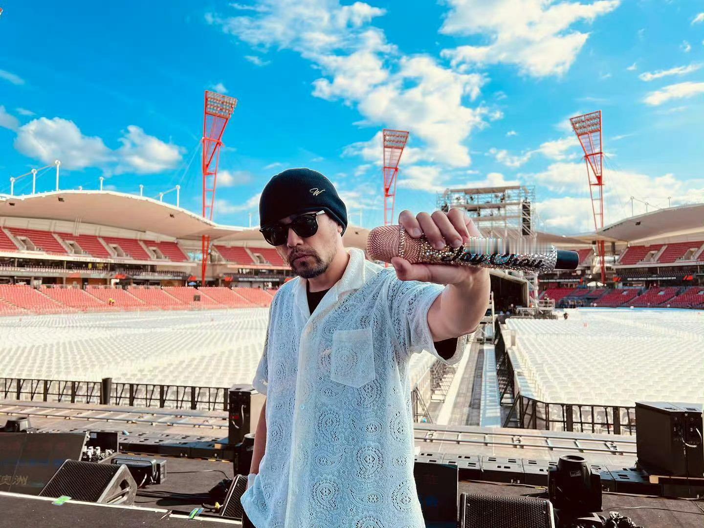 麦克风在手，天下我有！