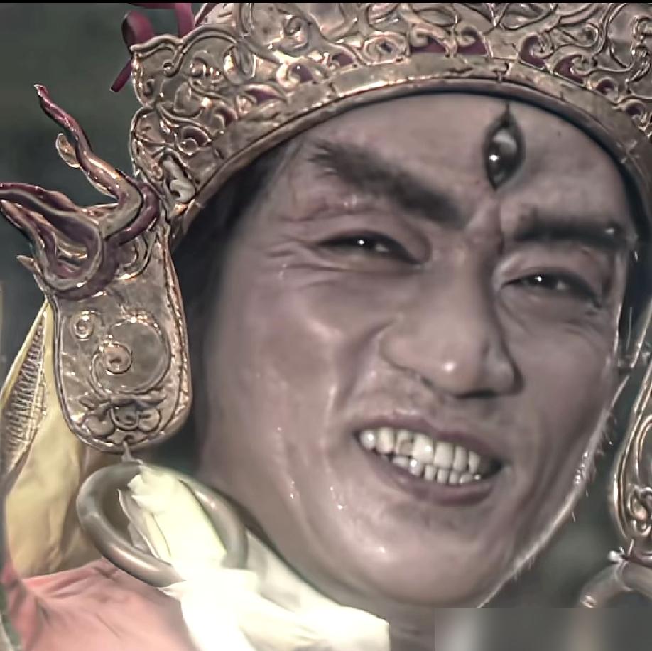 你刷到86版二郎神，是不是也吐槽过他那口黄牙？告诉你个内幕，这根本不是穿帮，而是