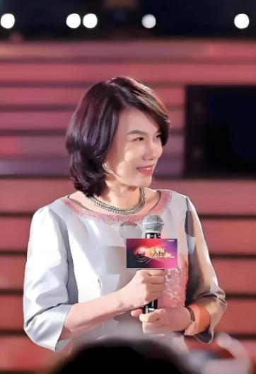 荷兰又出了个新规定，不许中国企业买高端半导体设备，格力立马把原定的三十台进口设备