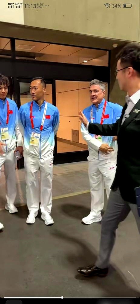 “你们随便踢，咱们肯定赢。”点球大战前，李昊丢下这句话。对手玩盘外招，把记有罚球习惯的水瓶扔上看台。