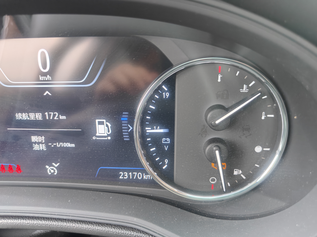 君威23000公里趴窝开着开着突然没动力，直接p档，然后熄火。重新打火打不着，