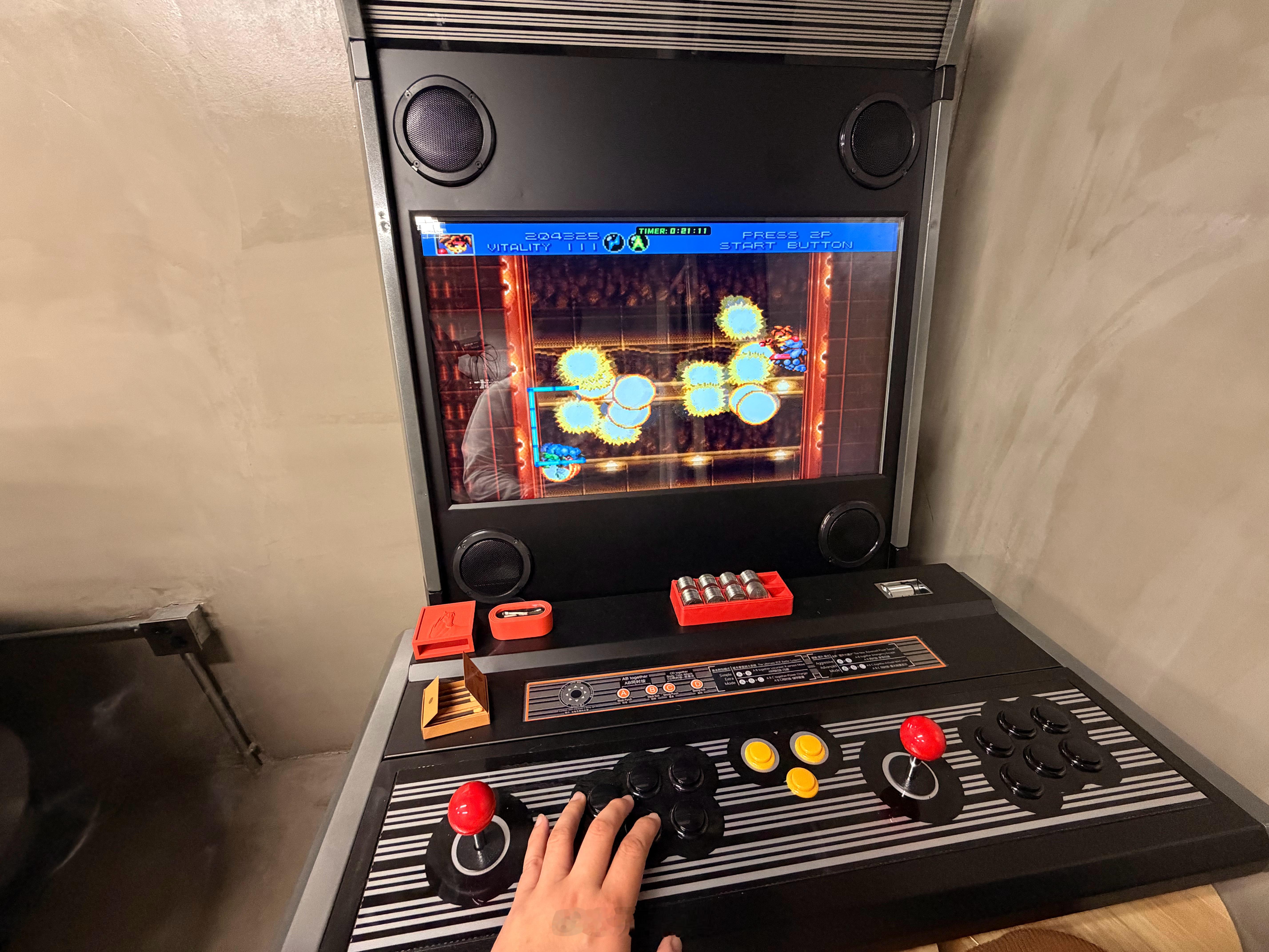 安静的晚上，终于可以玩会游戏机了知道这是什么游戏的都是中登了吧