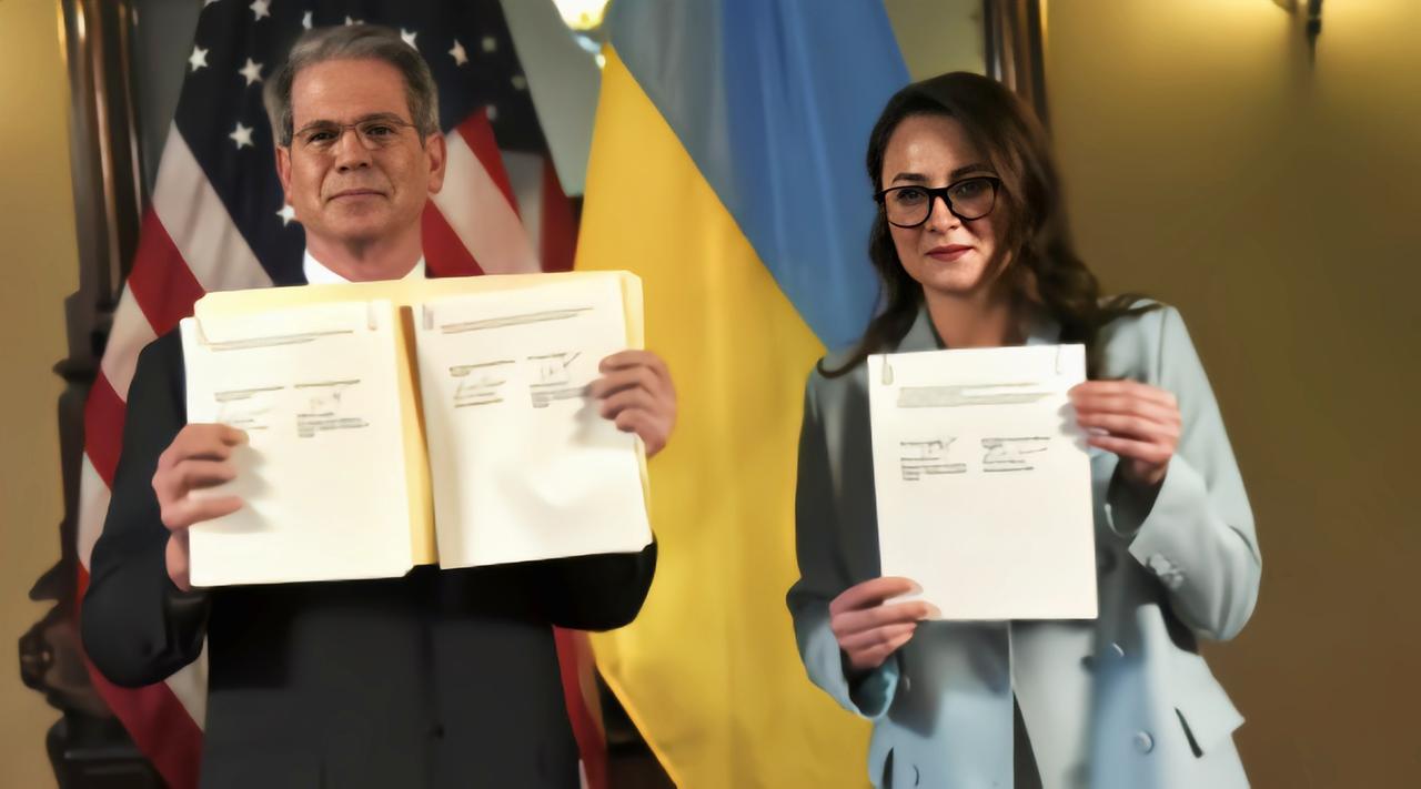 要主权还是要生存！乌克兰断臂求生，压上最后家底与美国签下十年矿产协议！经过数月