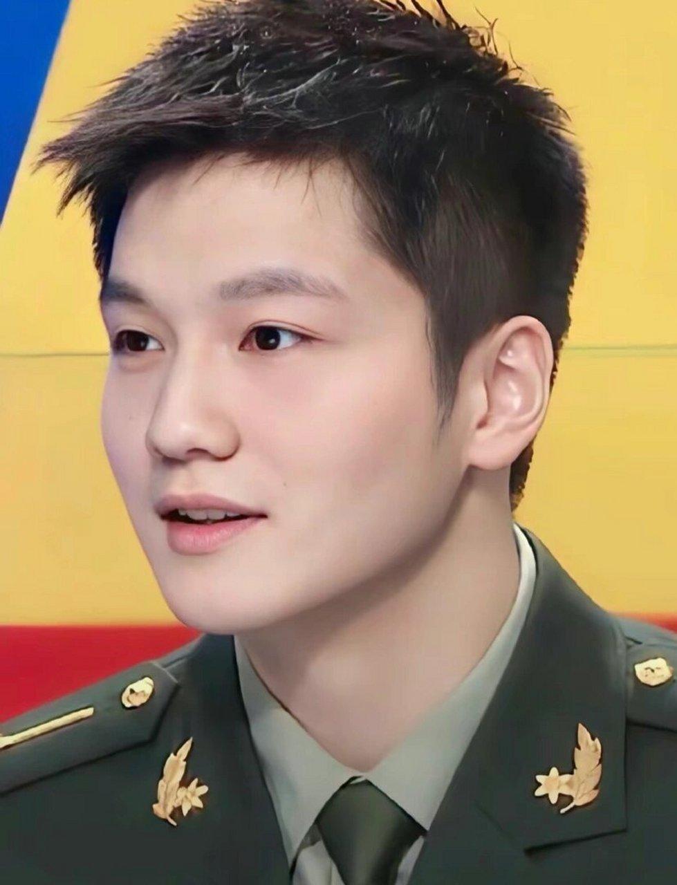 樊振东加盟后，杜塞尔多夫已是2026-27赛季德甲与欧冠的头号热门。一、樊振东