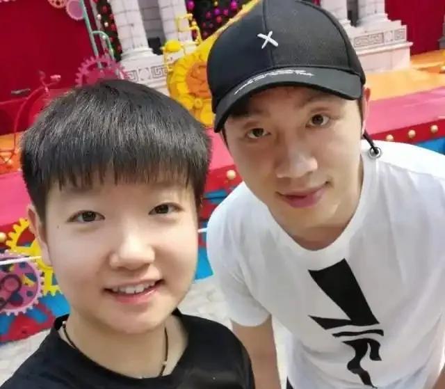 许昕也太敢说了！在孙颖莎决赛输给了陈幸同过后，很多不理智的孙颖莎球迷都认为，孙