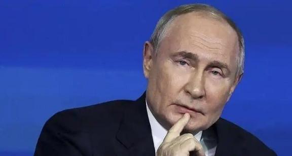 美国记者曾经提问普京，如果中国大陆要解放台湾，俄罗斯会不会掺和一把？普京干脆利落