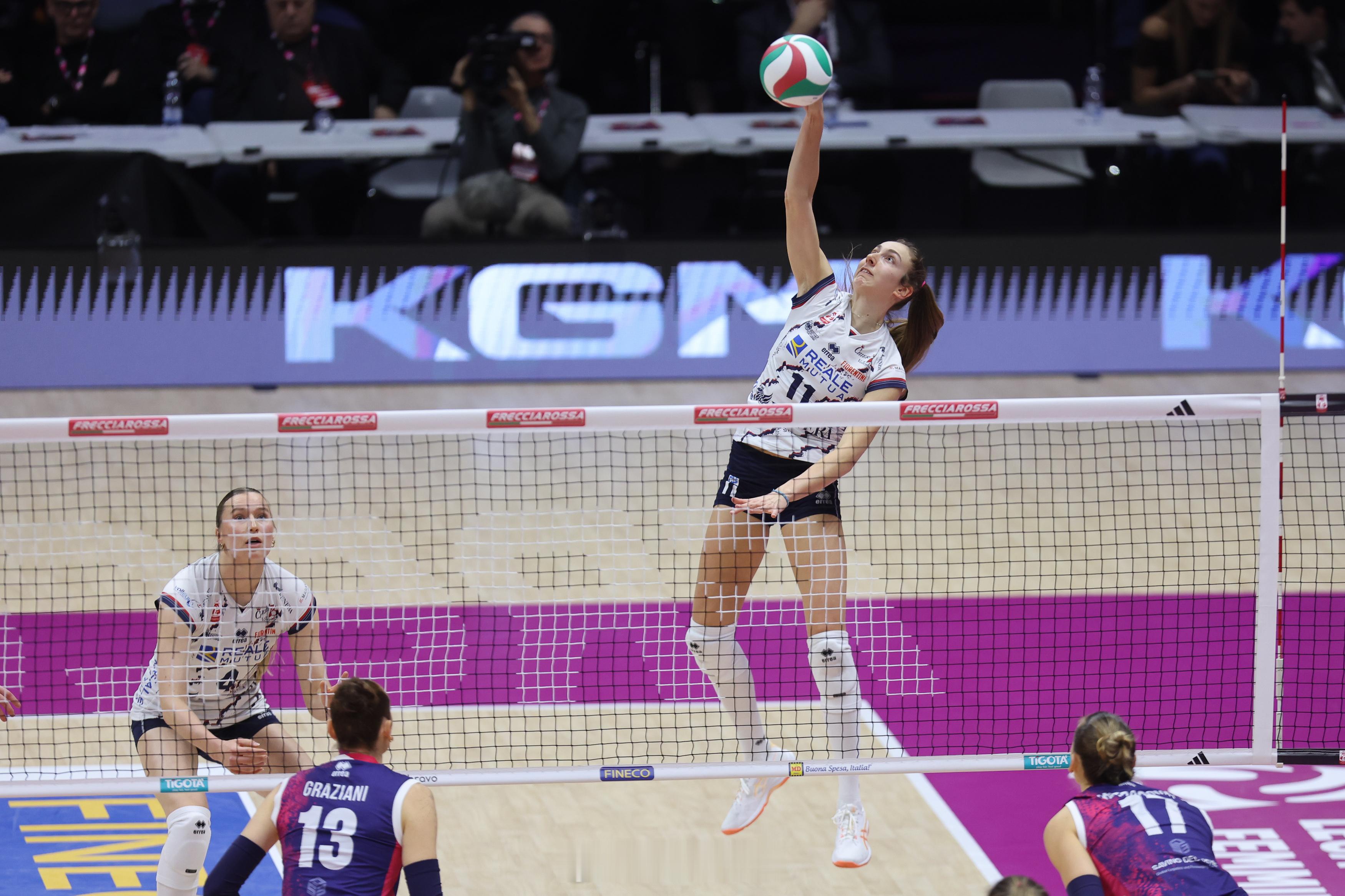 【女排意大利杯斯坎迪奇3比2基耶里晋级决赛】北京时间25日凌晨，都灵，2025
