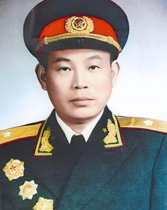 1953年，西康军区司令员刘忠，听说母亲尚在人世，就带妻子回家探亲，回家后，他见