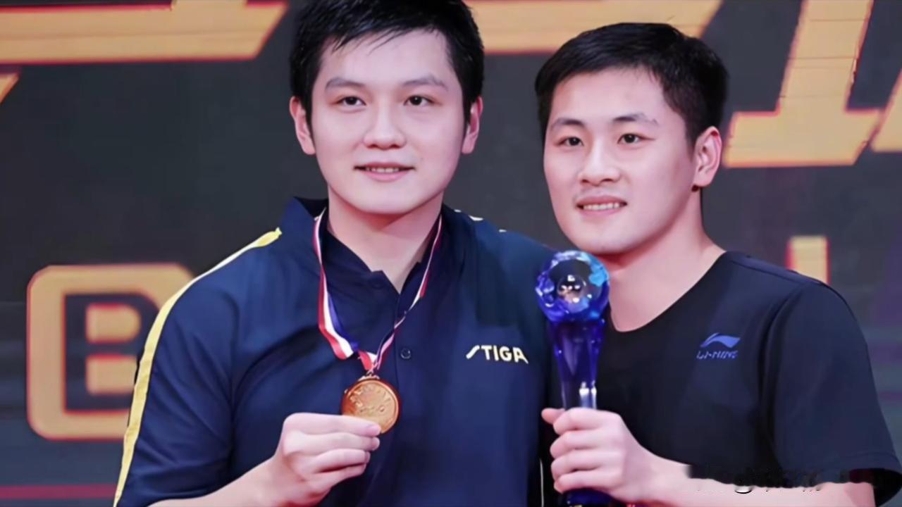 樊振东低谷时期，除了我们熟知的周恺、赵子豪和陈梦向东东伸出援助之手以外，还有一位