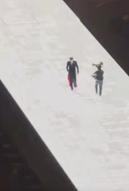 这个视角看张凌赫跨年走秀，忍不住再一次感叹，太带劲了撕漫男模