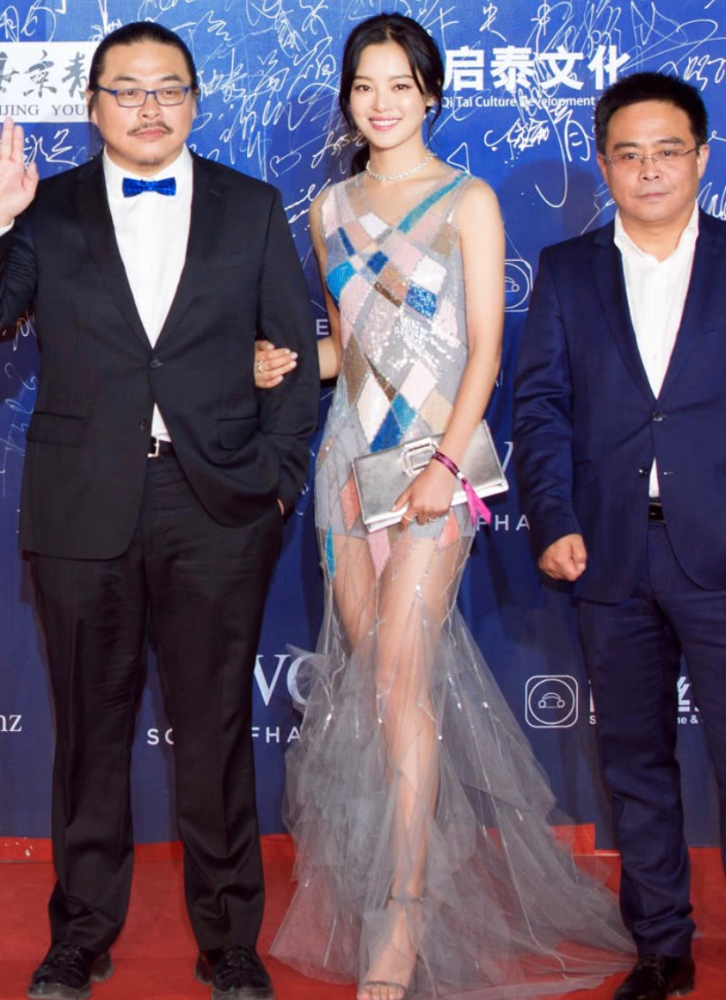 肤白还貌美，一双水汪汪的眼睛会说话，丰满的双唇又勾魂[爱心]关键辛芷蕾还是天