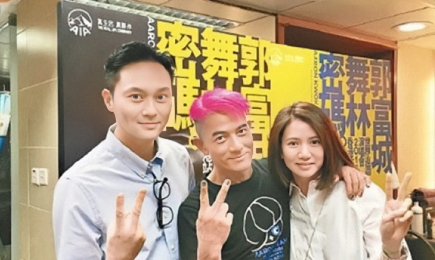 2017年，郭富城结婚前夕，大半夜喊张智霖去打麻将，袁咏仪非常生气：“你有没有搞
