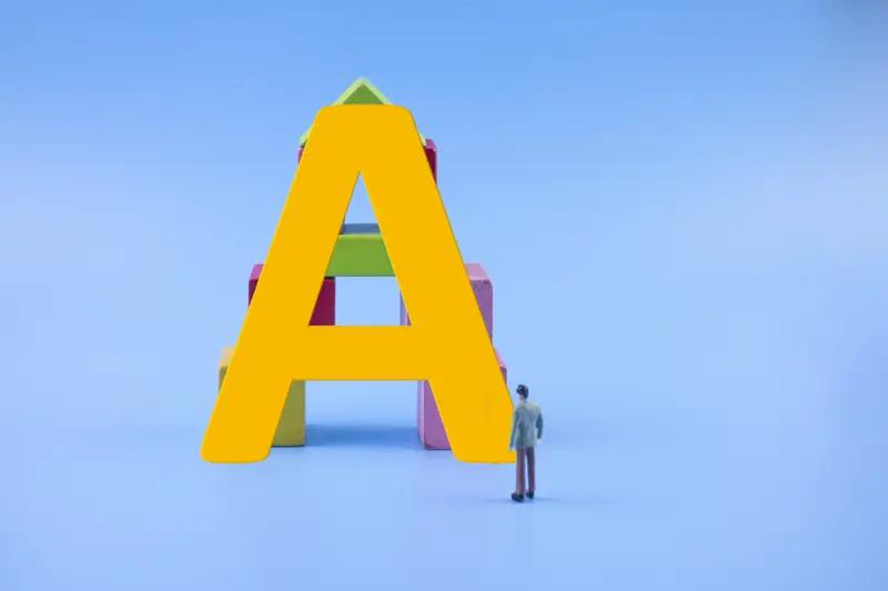 如果说外部冲击是导火索，那么A股自身的结构性问题则是高波动的“火药桶”。投资