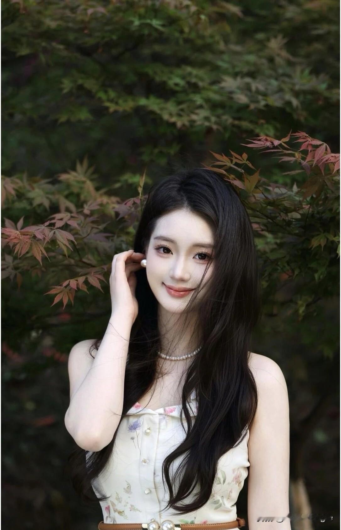 家人们，必须给你们晒下我们这儿的玫瑰谷！一走进玫瑰谷，那叫一个香飘十里，各种颜