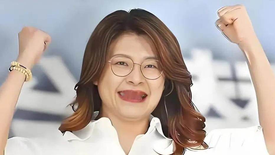 怎么看郑丽文这波“拉黄打柯”操作？有人堪称是台湾政坛的顶级阳谋？这波“拉黄打柯