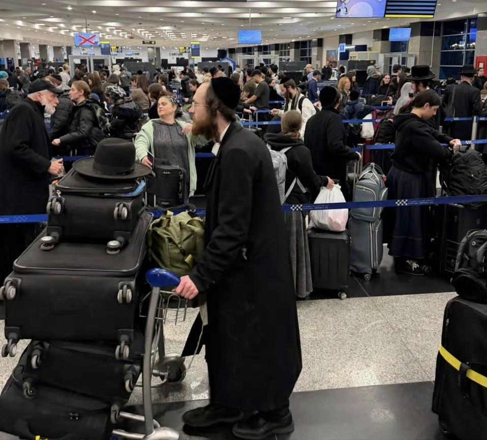 当下的以色列，正有前所未有数量的犹太人，拼了命地往外逃，作为以色列国门的本-古里