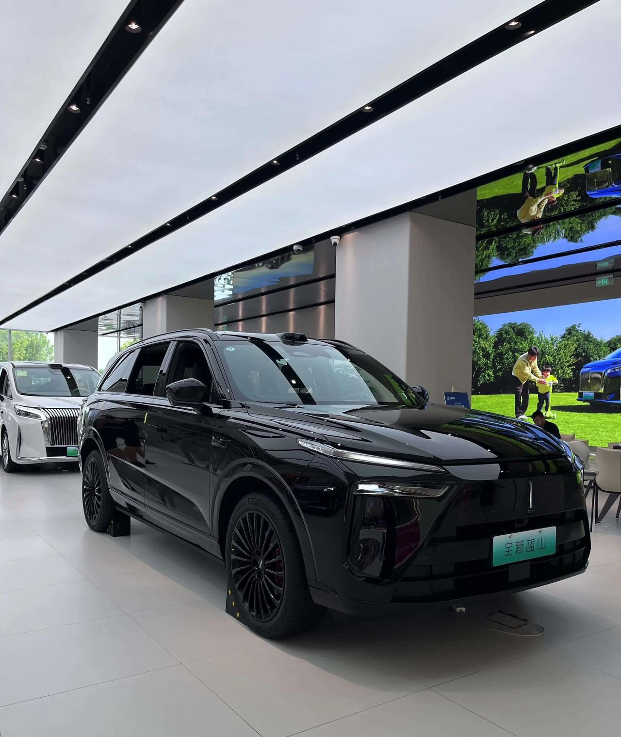 家用SUV黑马！全新蓝山六座出行直接封神全新蓝山作为家用SUV，完美兼顾颜值与实