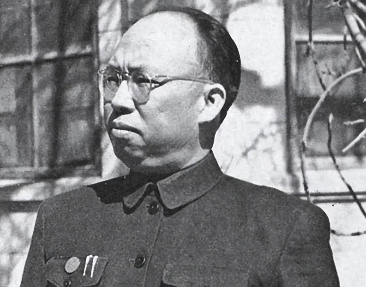 这位曾任红军师长的将领，1949年依然是师长，授衔时毛主席特别让罗帅与他面谈的原
