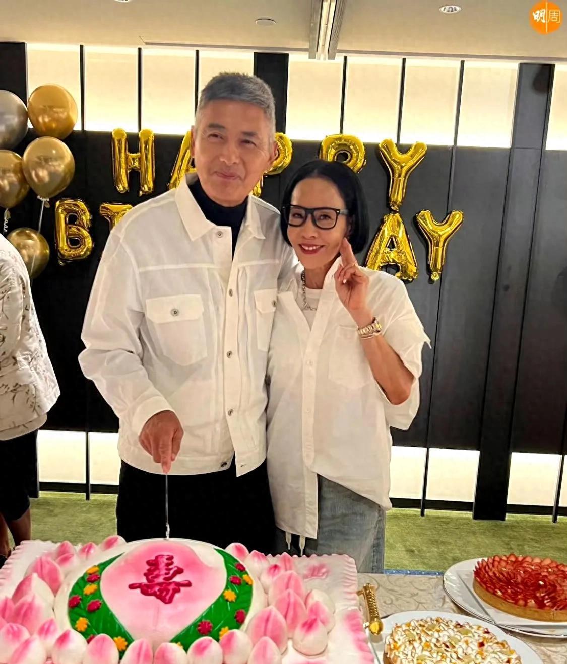 周润发喜迎70岁华诞，夫妻共度温馨生日，形象变化引关注时光匆匆，转眼间周润发（