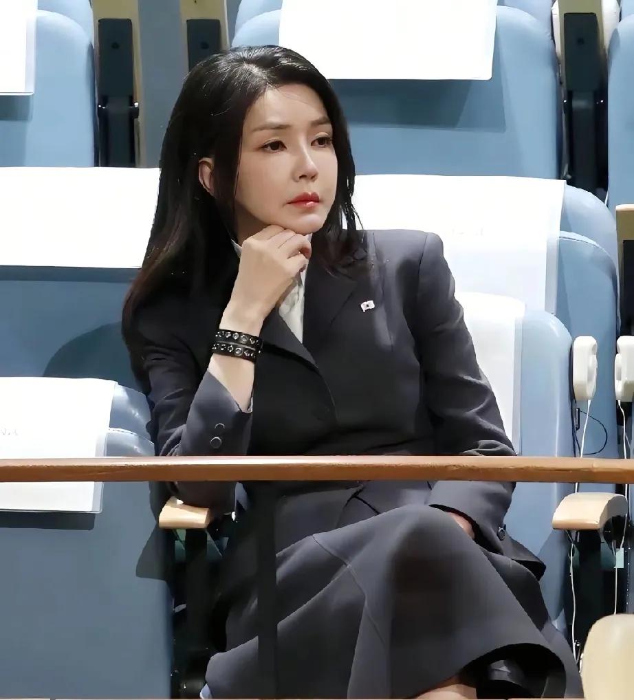 金建希或一辈子都走不出监狱了！韩国法院裁定，将于本月24号召开金建希的首场听证