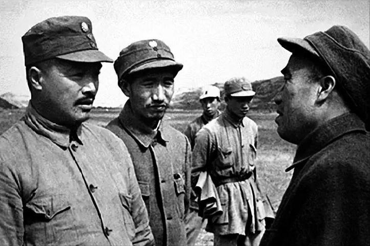 矛盾的徐向前？长征时想摆脱张、陈二人，草地分兵又不跟毛主席走“1935年9月3日