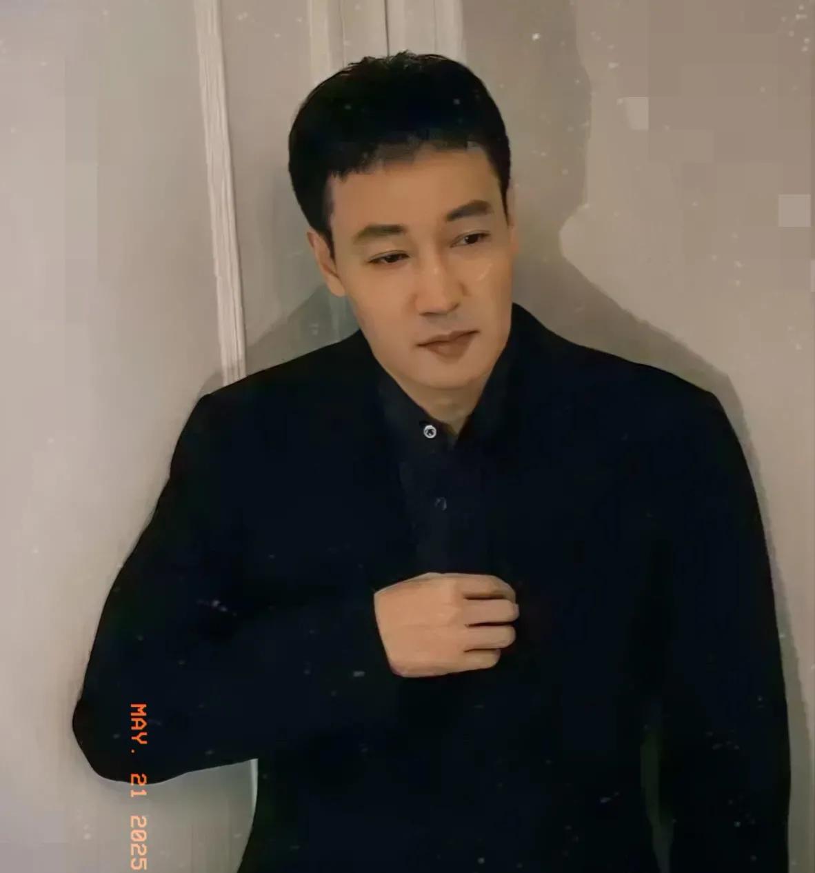查了一下辛柏青，真是不查不知道，一查吓一跳！在娱乐圈这个充满变数的地方，