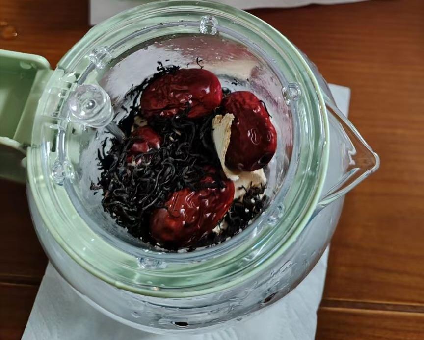 平心而论，这种偏心是很正常的，甚至可以说，这不叫偏心。毕竟侄子，是娘家兄弟的儿子