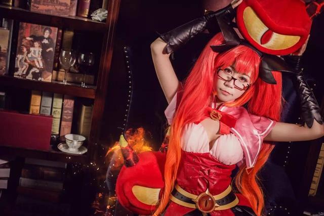 王者榮耀cosplay 暗夜蘿莉安琪拉, 看起來好兇圖片