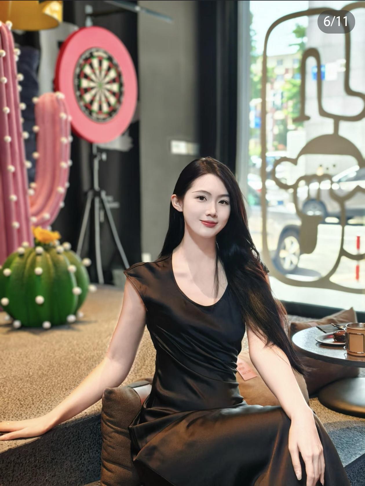 咖啡馆里的静谧时光