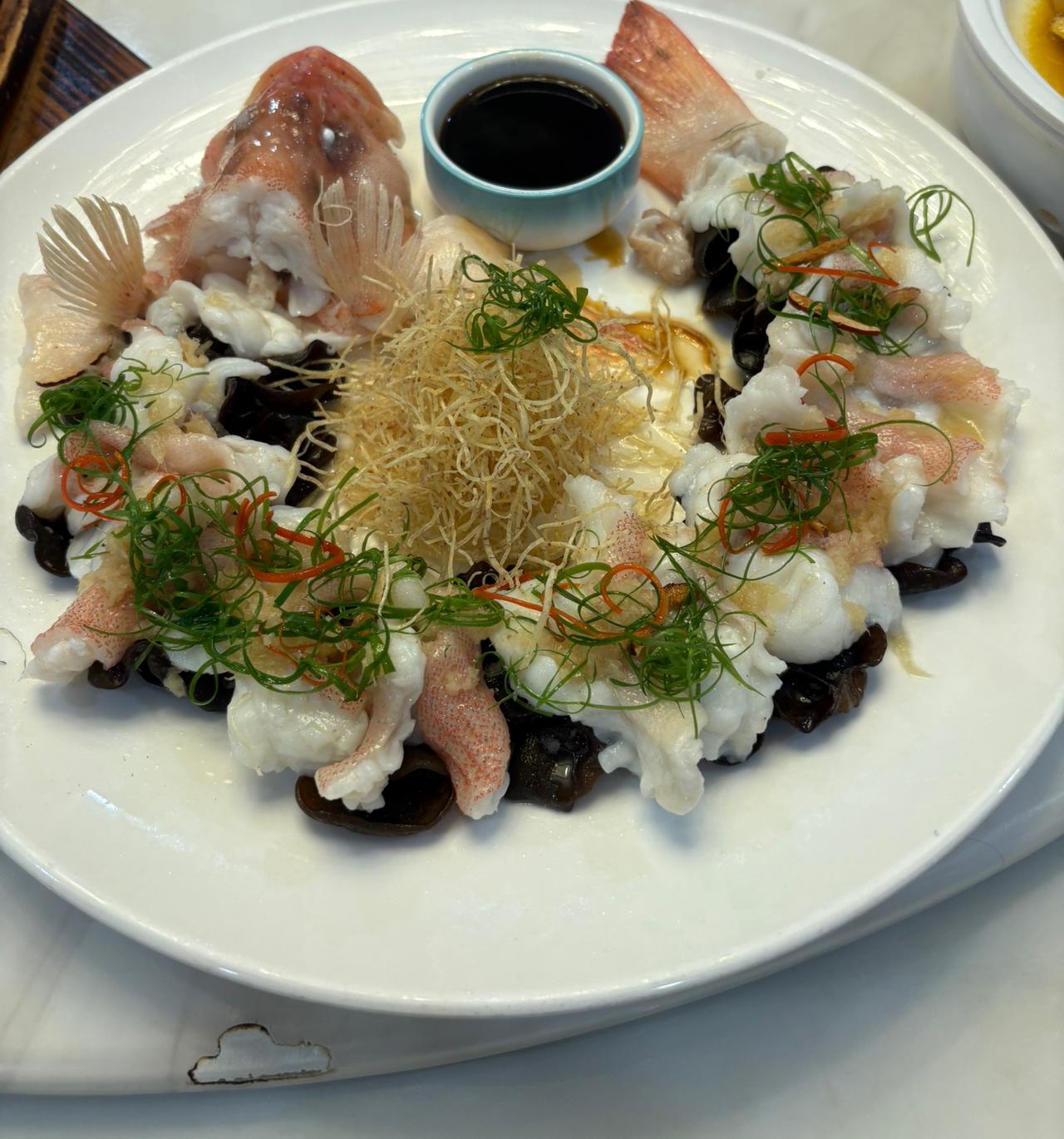 在外面吃饭的时候，湖南菜江西菜，四川菜，你可以不用菜单去点菜，因为他们的价