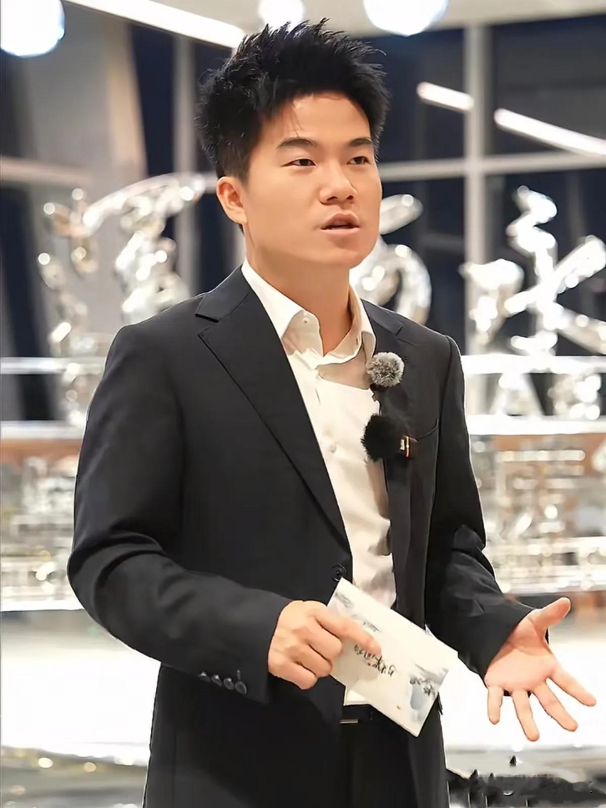 读完董宇辉返京的长文，真的破防了。过个年，休个假，他居然休出了深深的愧疚感。