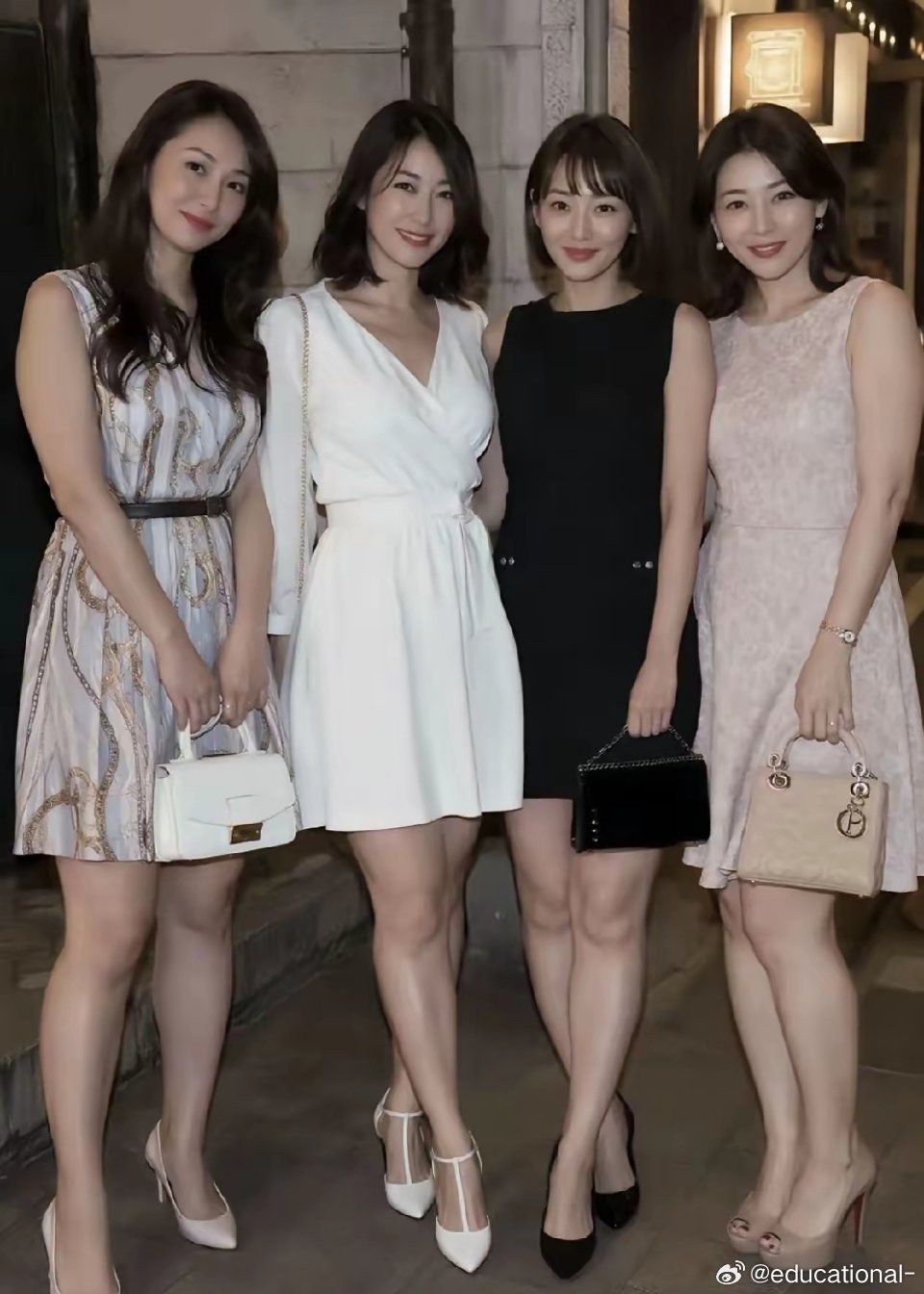4个女同学，三个离婚，不到40岁。
