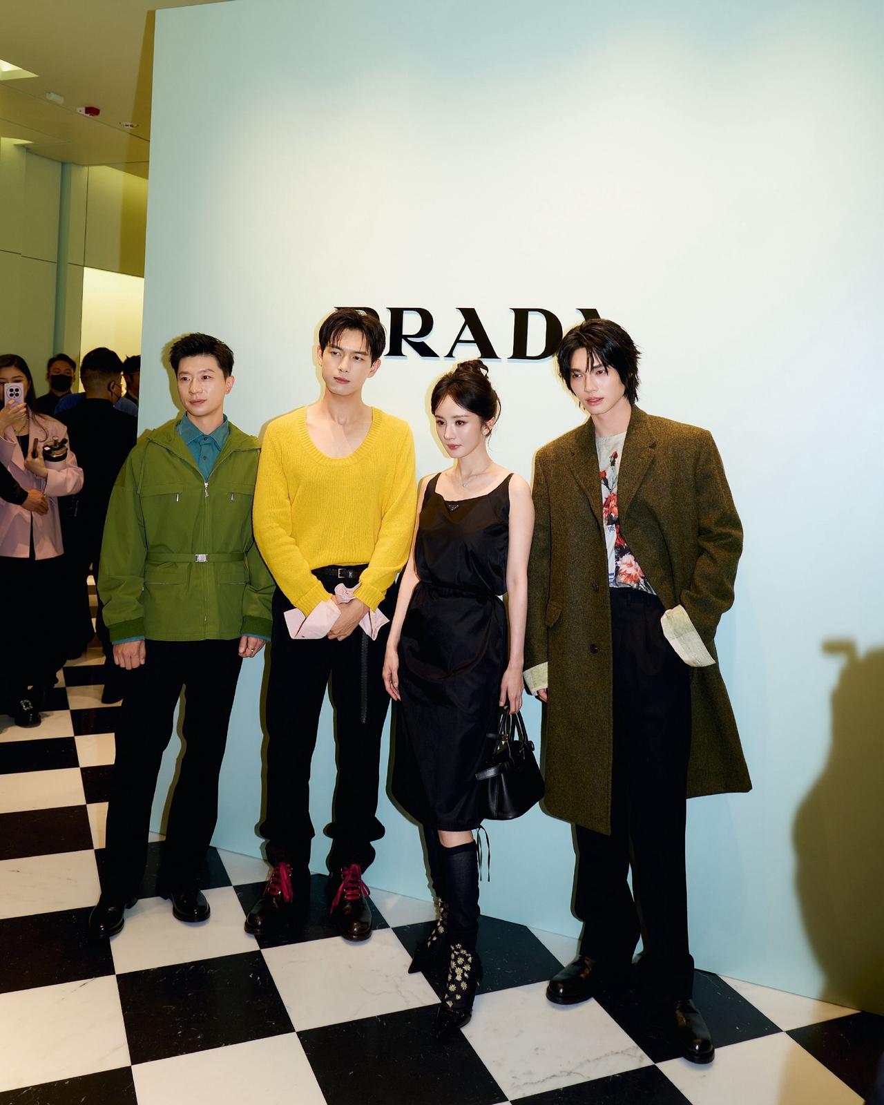 不知大家发现没有，最近关于Prada代言人的热搜上了很多。从外网认领时间到国内官