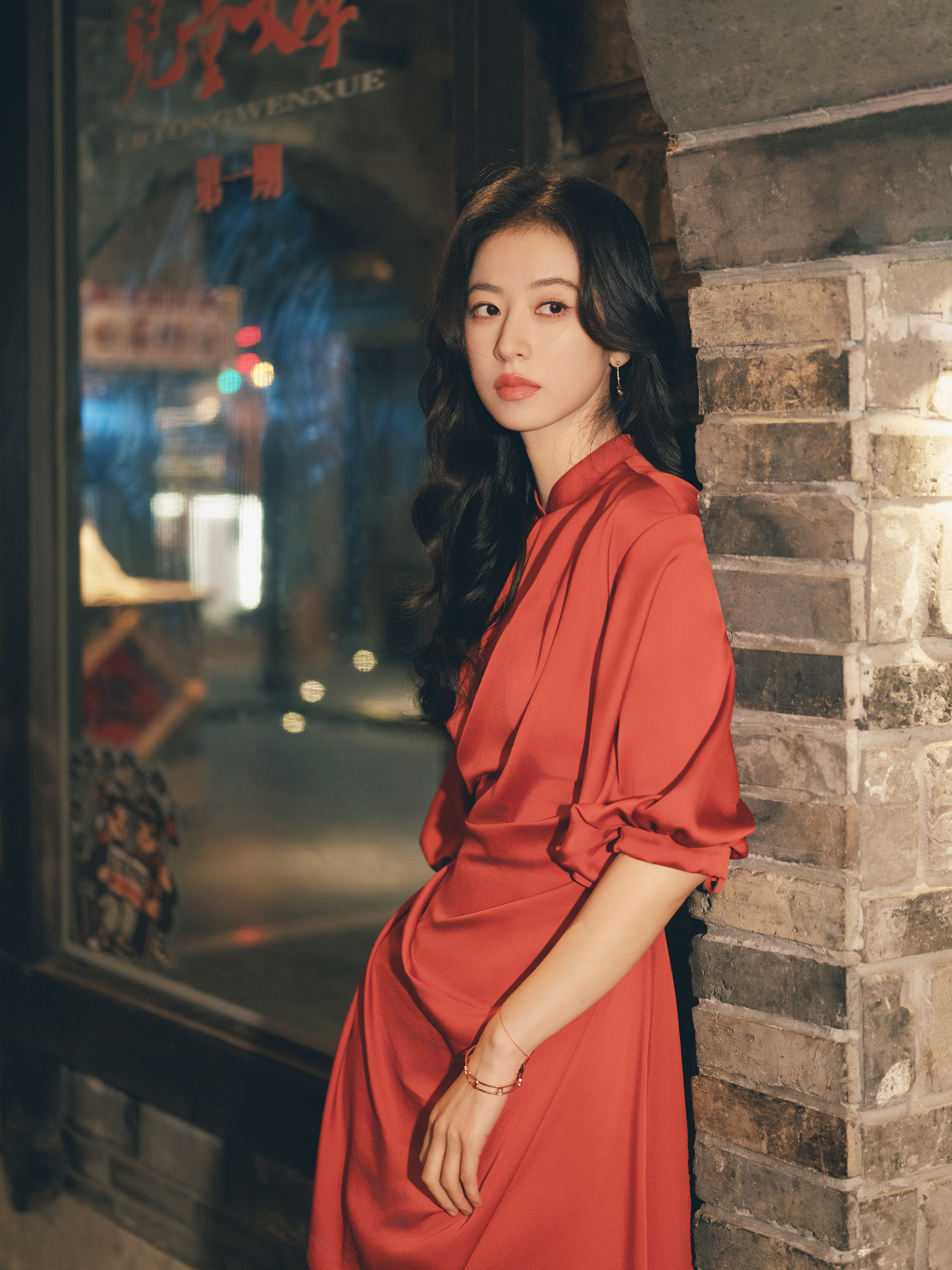 周雨彤在复制粘贴的时代，你是手写的诗