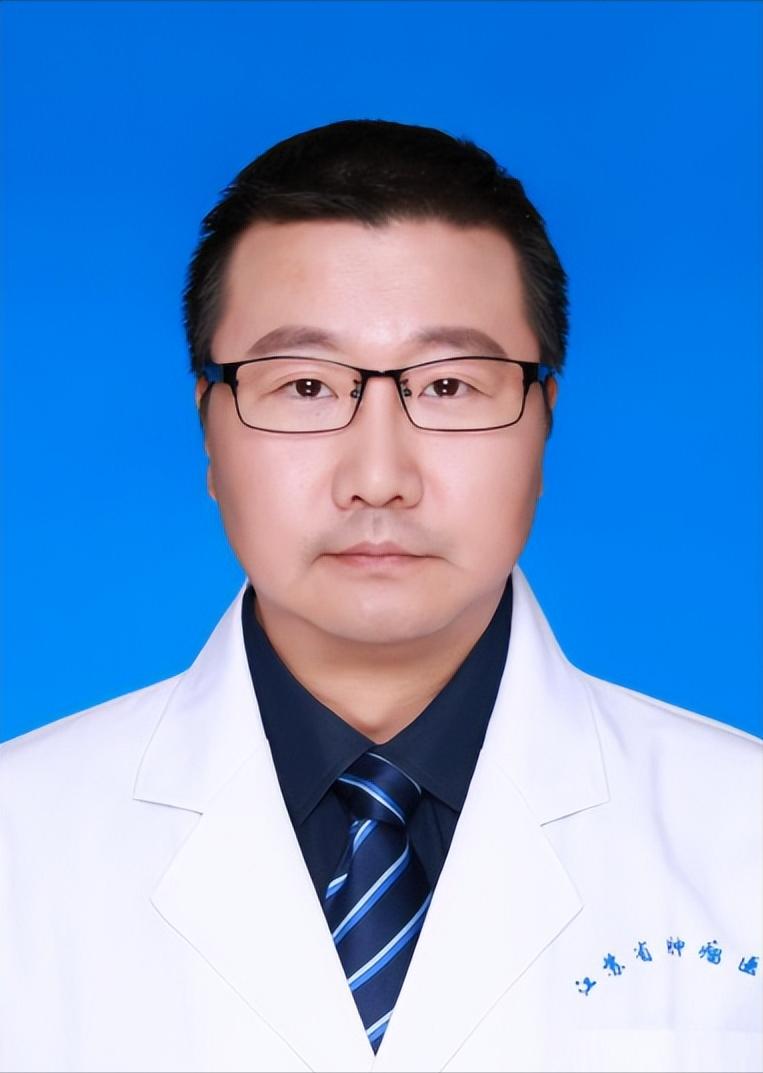 2019年，南京肿瘤医院一名医生被揭露，竟然在过去14年里，偷偷为支付不起医疗费