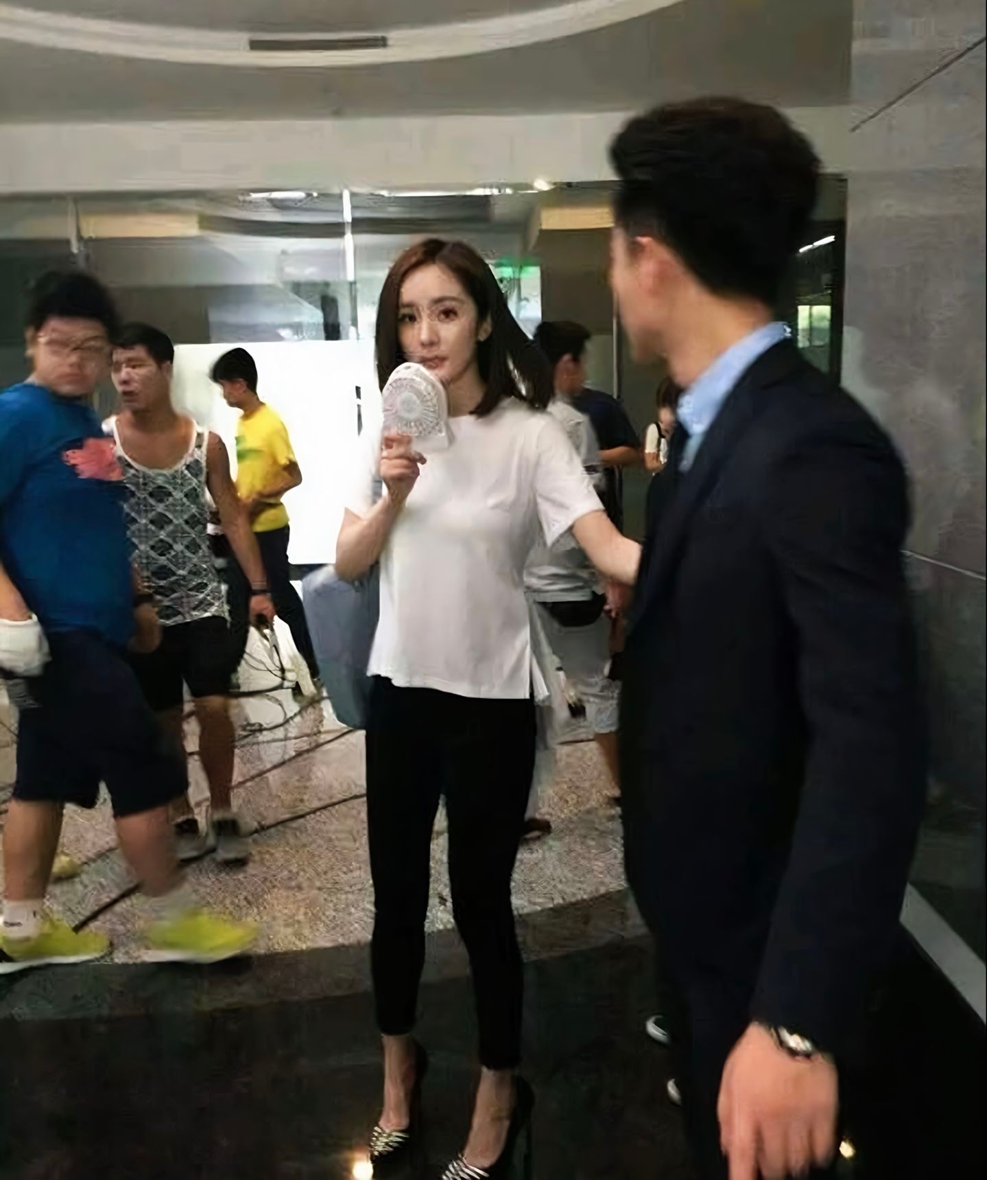 是最精致的脸也是最细的腿（早期杨幂​​​