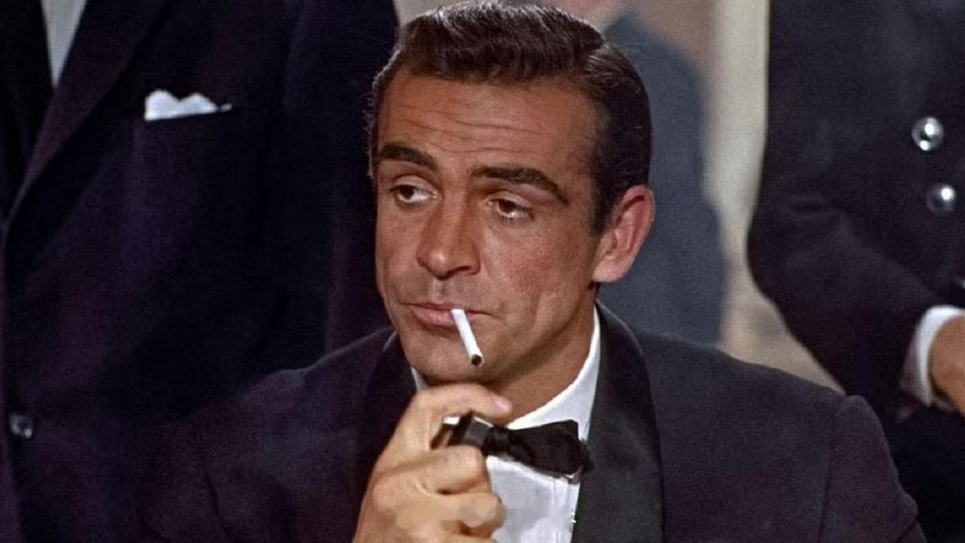 1953年，肖恩·康纳利（SeanConnery）以真名“汤姆”参加了“环球先