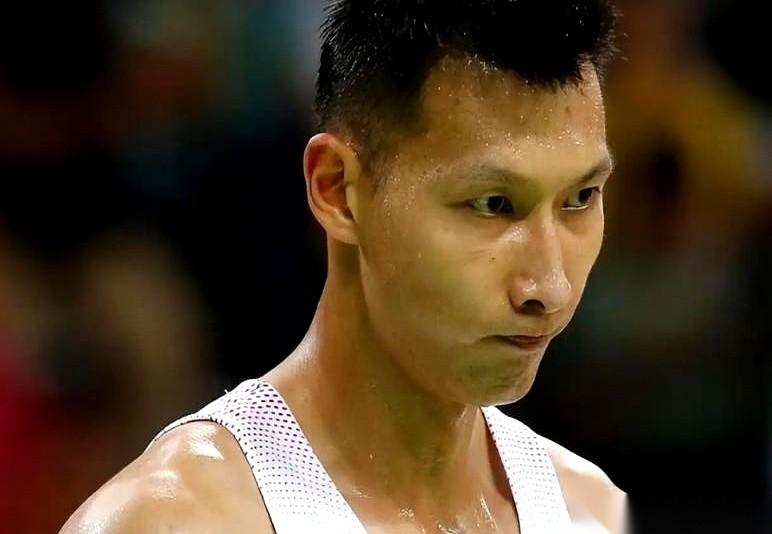 中国篮球史上最贵的一瓶“拉菲”，是易建联在2019年CBA半决赛第三场，硬生生砸